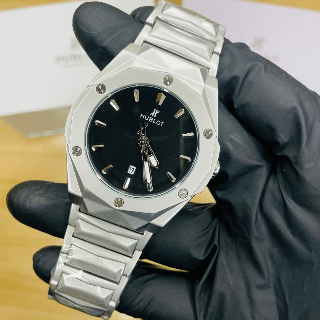 HB Premium Watch - Luxury Diamond Cut Chain - Black Dial