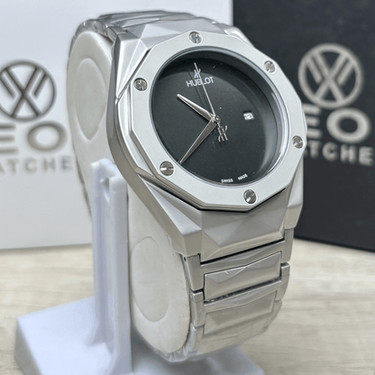 Hublot Premium Plain Dial Watch - Luxury Diamond Cut Chain - Black Dial
