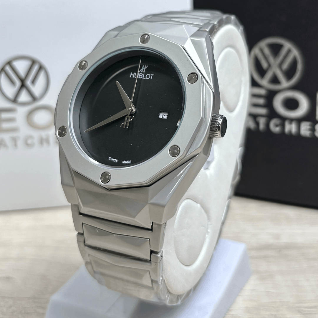 Hublot Premium Plain Dial Watch - Luxury Diamond Cut Chain - Black Dial