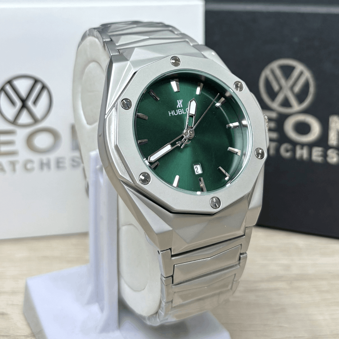Hublot Premium Watch - Luxury Diamond Cut Chain - Green Dial