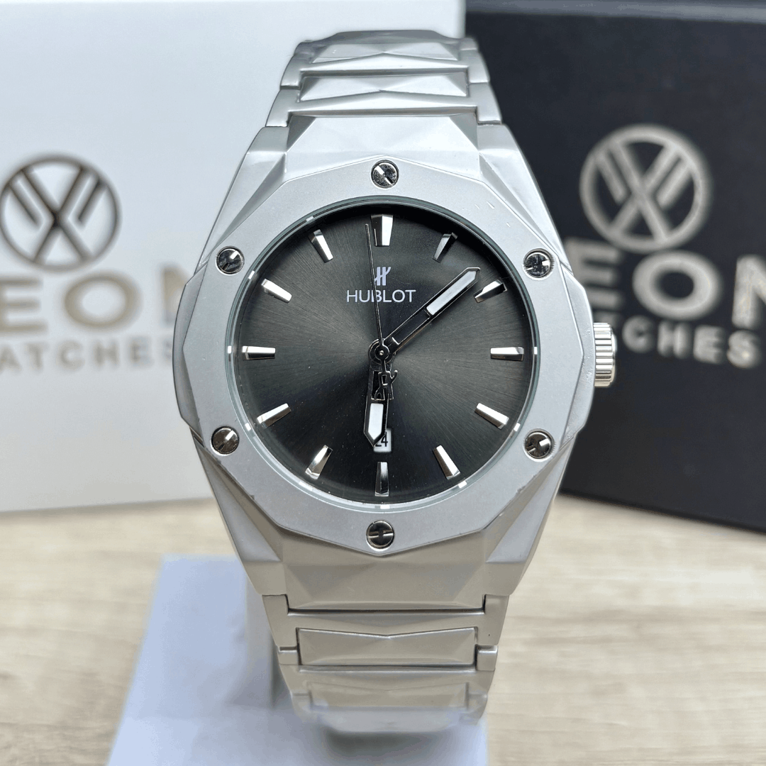 Hublot Premium Watch - Luxury Diamond Cut Chain - Black Dial