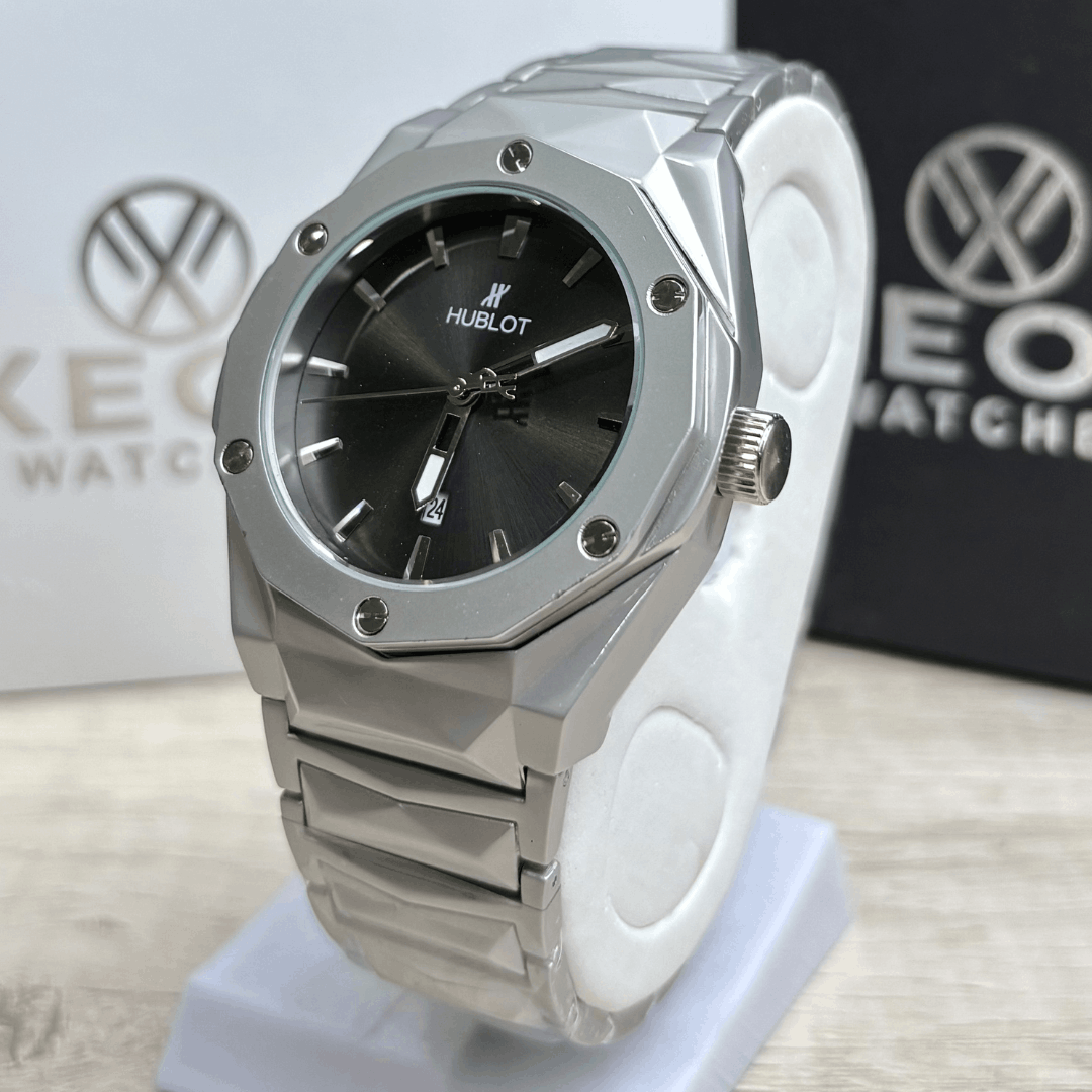 Hublot Premium Watch - Luxury Diamond Cut Chain - Black Dial